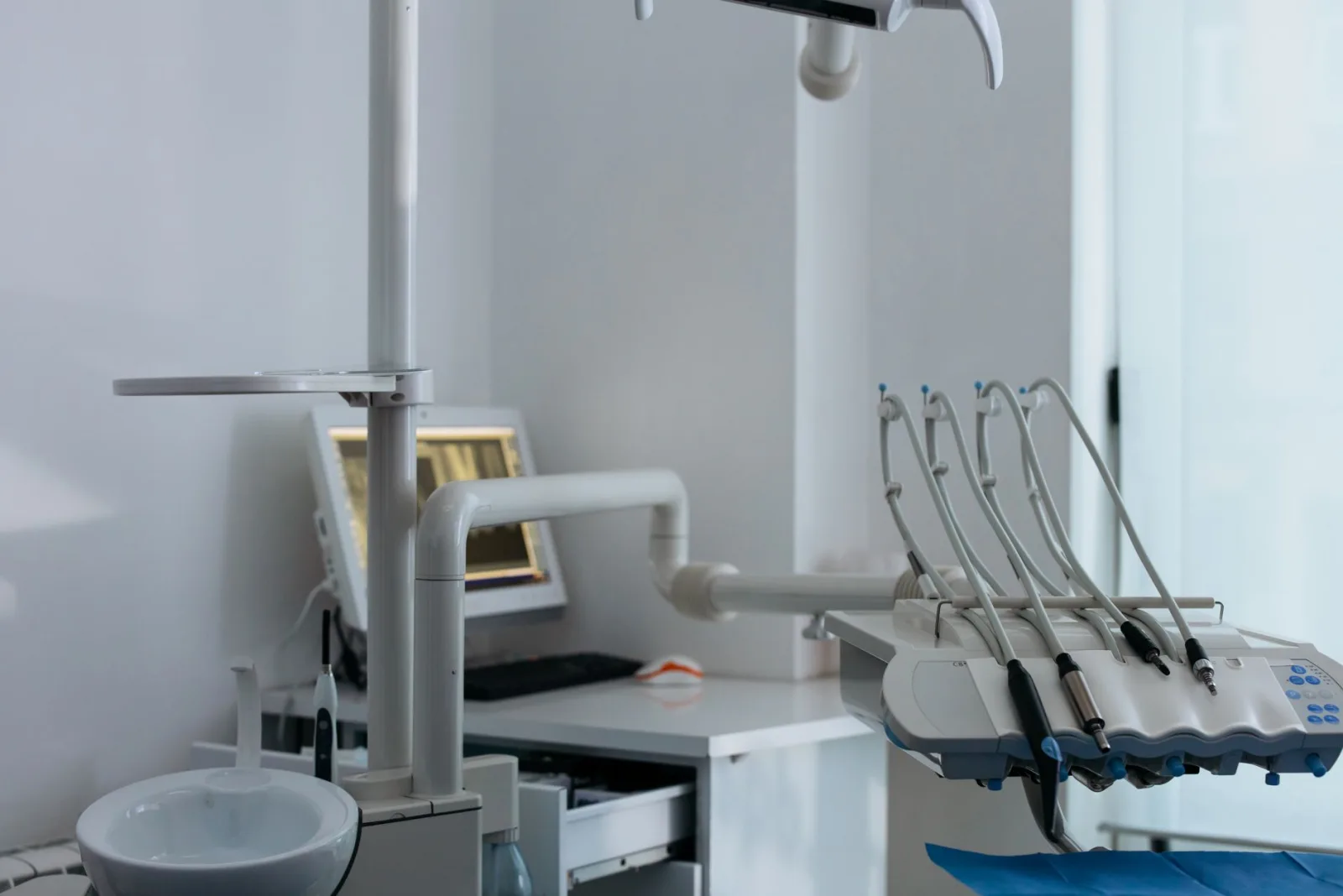 Single-Tooth Dental Implants